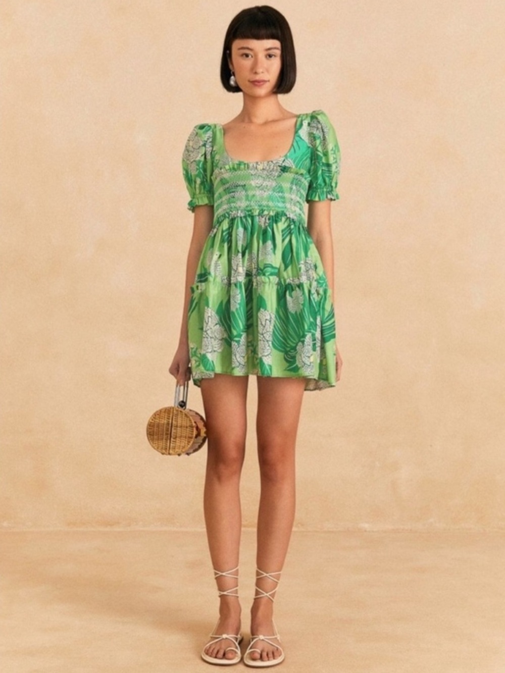 FARM Rio Green Dewdrop Floral Smocked Puff
Sleeve Mini Dress size Large.